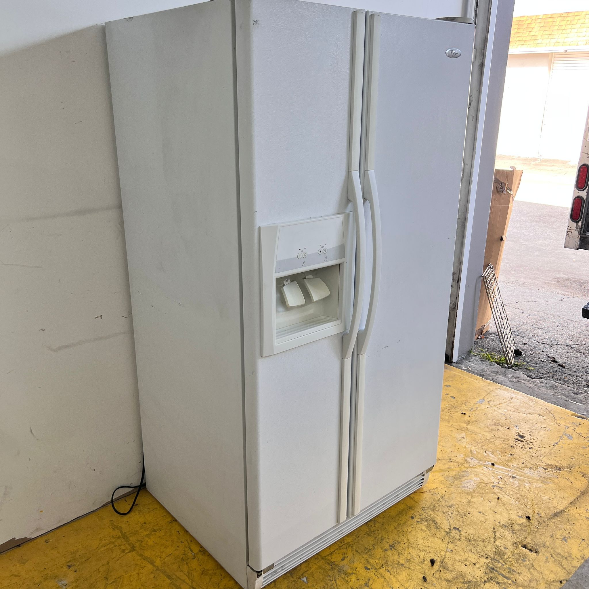 Whirlpool Side by Side Refrigerator Whirlpool Side by Side Refrigerator